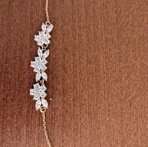 Kate Spade Gardenia Necklace + Earring set - Picture 4 of 5
